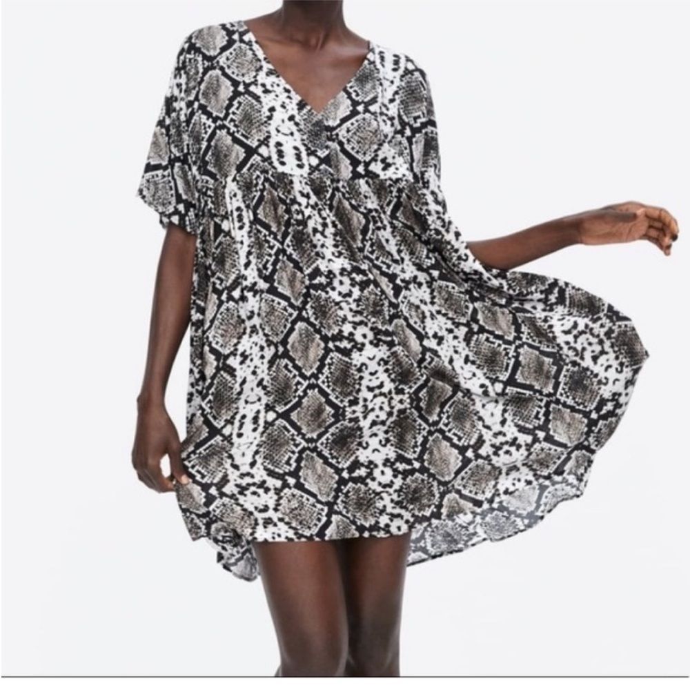Zara Snakeskin Print Flowy Mini Dress. Size Large.